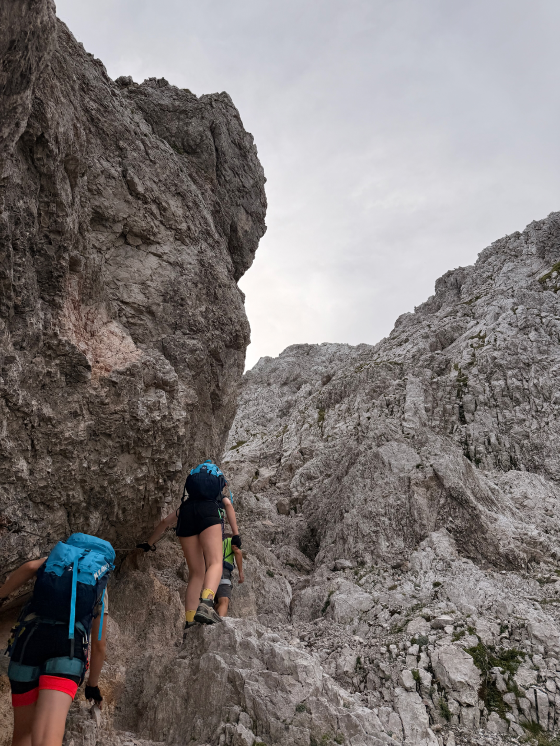 Stol – fotografija s poti